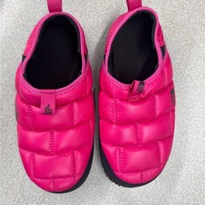 The North Face Kids' Fuchsia Quilted Slippers